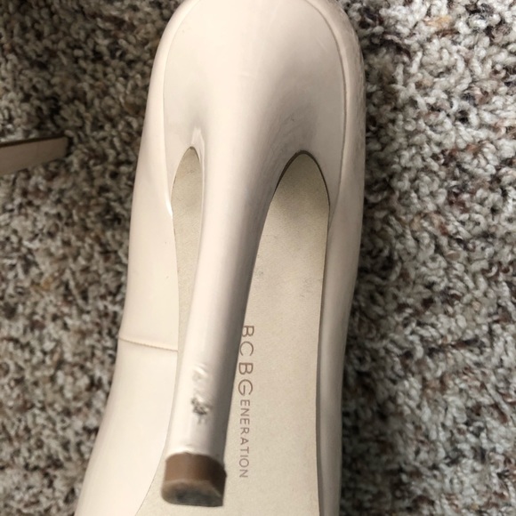 BCBGeneration Cream Heels - Picture 5 of 5